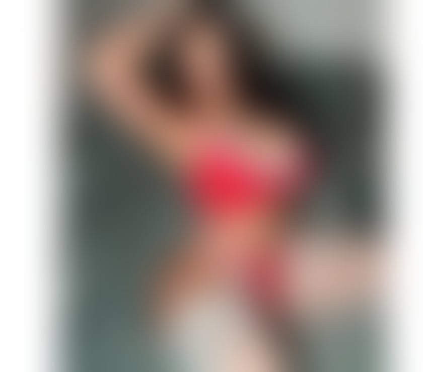 The sexy and beautiful pearl, a complete Latina bride party