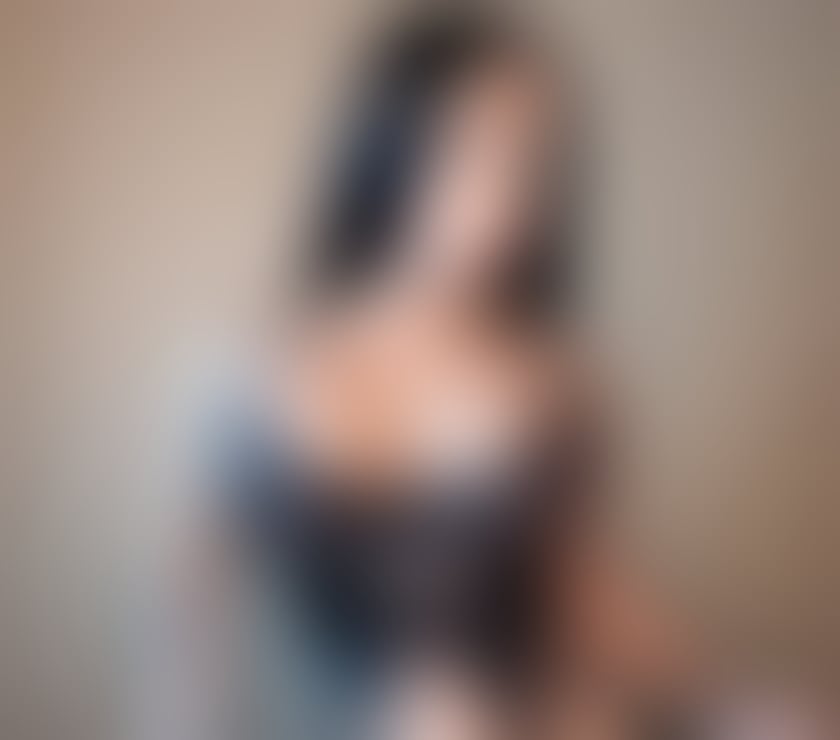 Escorts East London Canary Wharf Station - East London - Photos for LATINA💘 last days in town!🔥