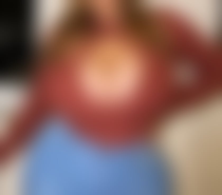 Bridget Busty Jones 👋😂🤙B2B Massage