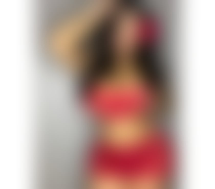 SOPHIE🍑 Party girl 🥂 WET and HORNY 💦