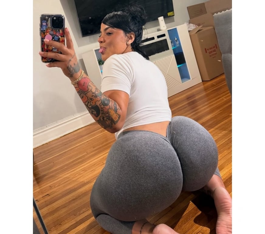 Escorts Gloucestershire Gloucester - Photos for Lola 🍑Passionate latín 🌺party girl🔥no rush