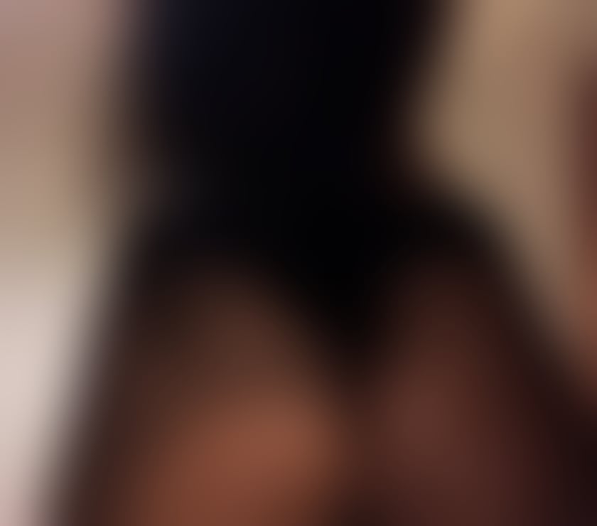 Escorts Hertfordshire Watford - Photos for Luna, a brunette with soft, fragrant skin