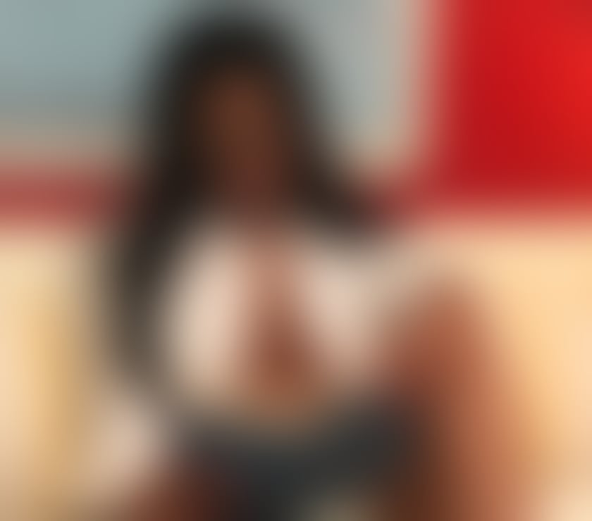 Escorts Hertfordshire Watford - Photos for Luna, a brunette with soft, fragrant skin