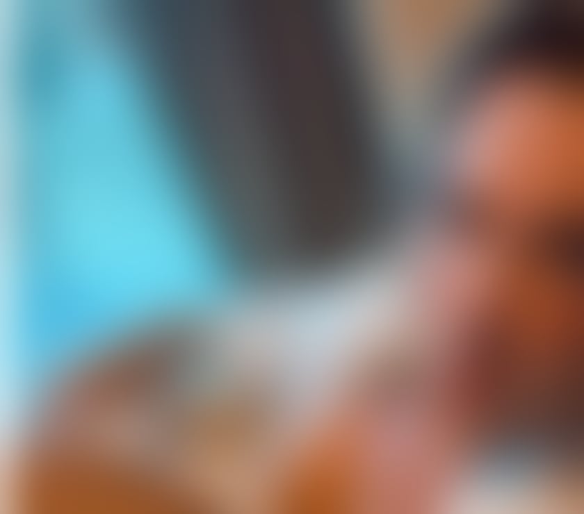 Escorts Surrey Woking - Photos for Anna, Petite Blue Eyed Luxury Companion