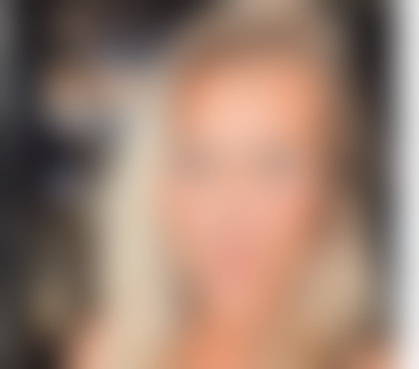 Escorts Surrey Woking - Photos for Anna, Petite Blue Eyed Luxury Companion