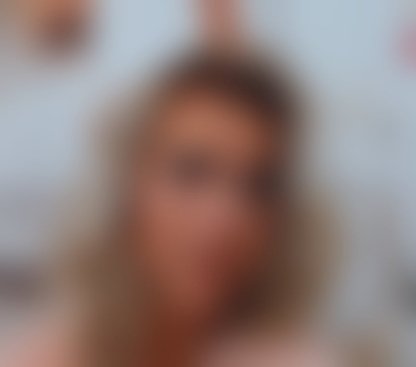 Escorts Surrey Woking - Photos for Anna, Petite Blue Eyed Luxury Companion