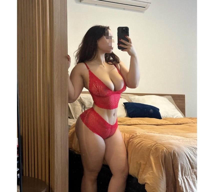 Escorts East London Dalston - East London - Photos for Curvy party girl🥳VIP treatment 🤣