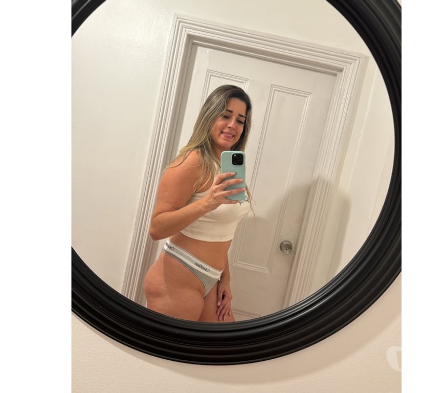 Escorts South East London Croydon - Photos for Blonde Linda has just arrived in London.