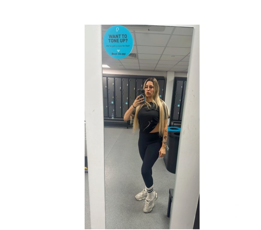 Escorts South East London Croydon - Photos for Blonde Linda has just arrived in London.