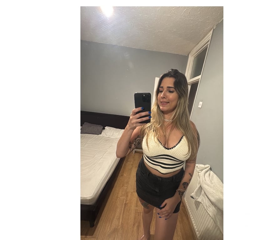 Escorts South East London Croydon - Photos for Blonde Linda has just arrived in London.