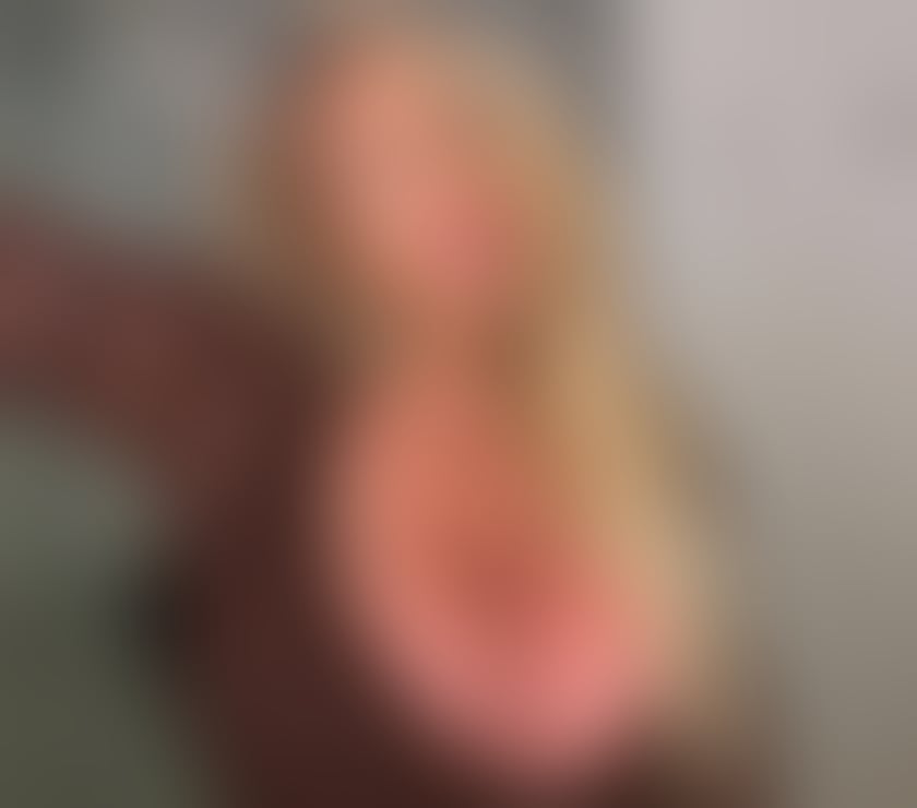 Julia new here very nice only party