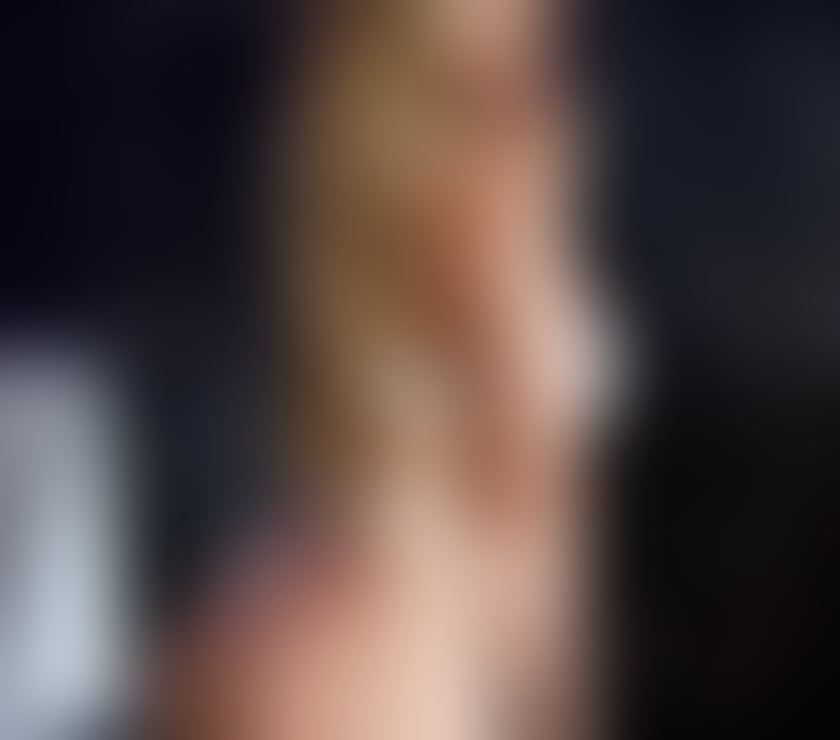 New in town sexy blonde Latino Yasmin party 🥂🔥