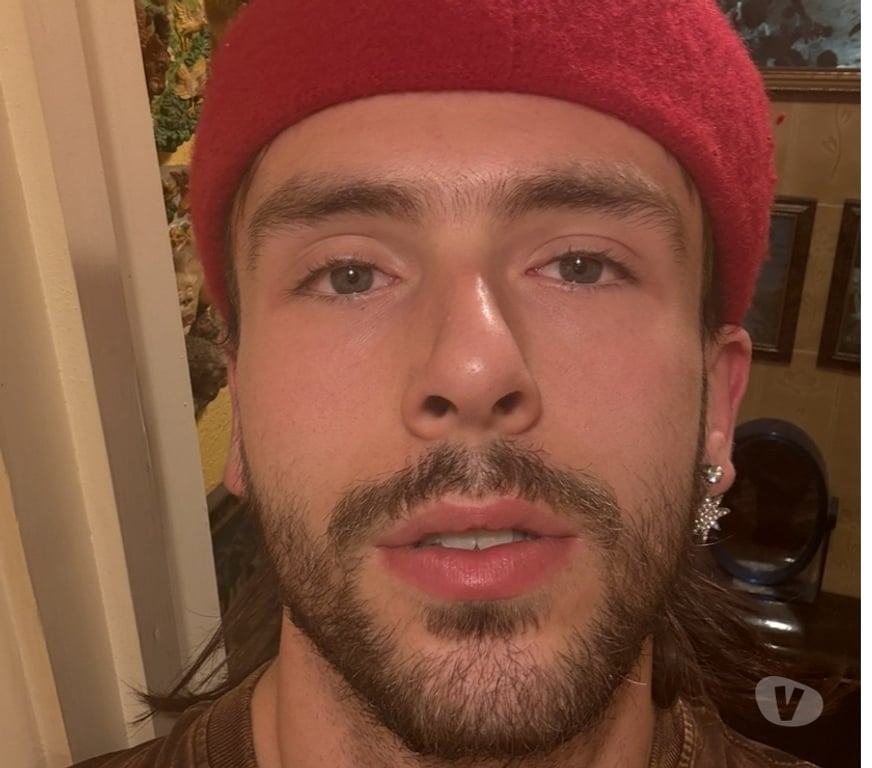  Gay massage East London Canary Wharf Station - East London - Photos for Charlie Ryot - London’s Flirty, Confident Companion