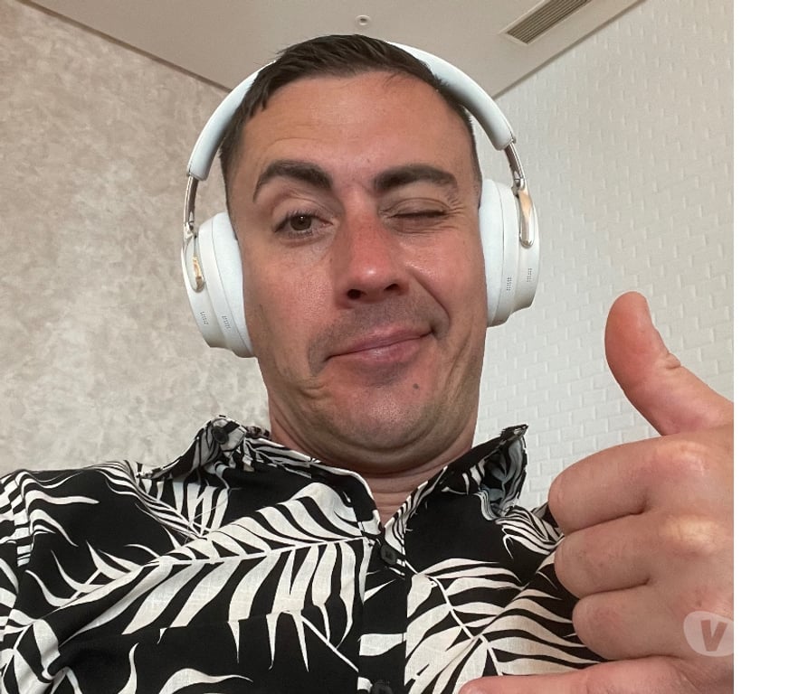 Escorts Bedfordshire Luton - Photos for Feel so lonely 😭 will be great to meet some nice friends