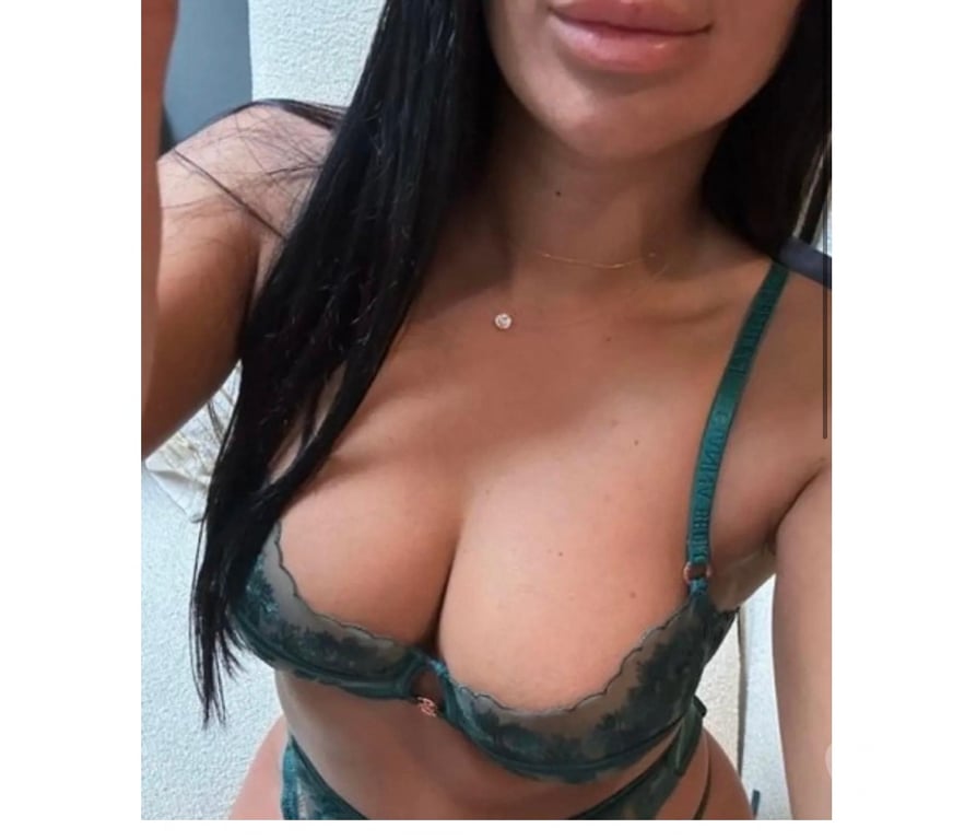 Escorts East London Barking Station - East London - Photos for Molly 🌟 ~Only tonight 🎀Party Girl 🎀GFE