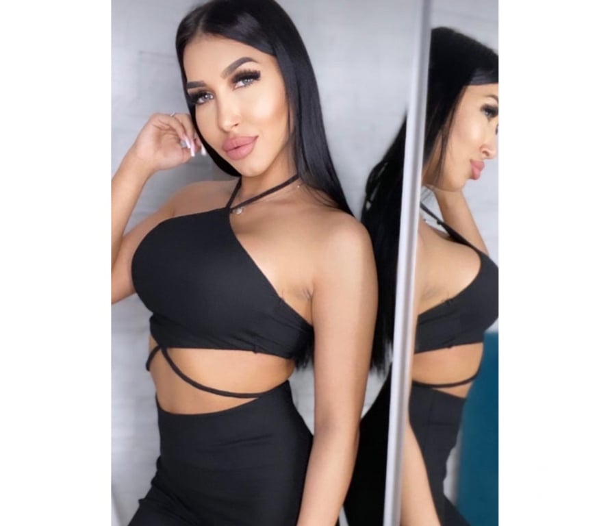 Escorts Hampshire Rushmoor - Photos for bella here for you non stop