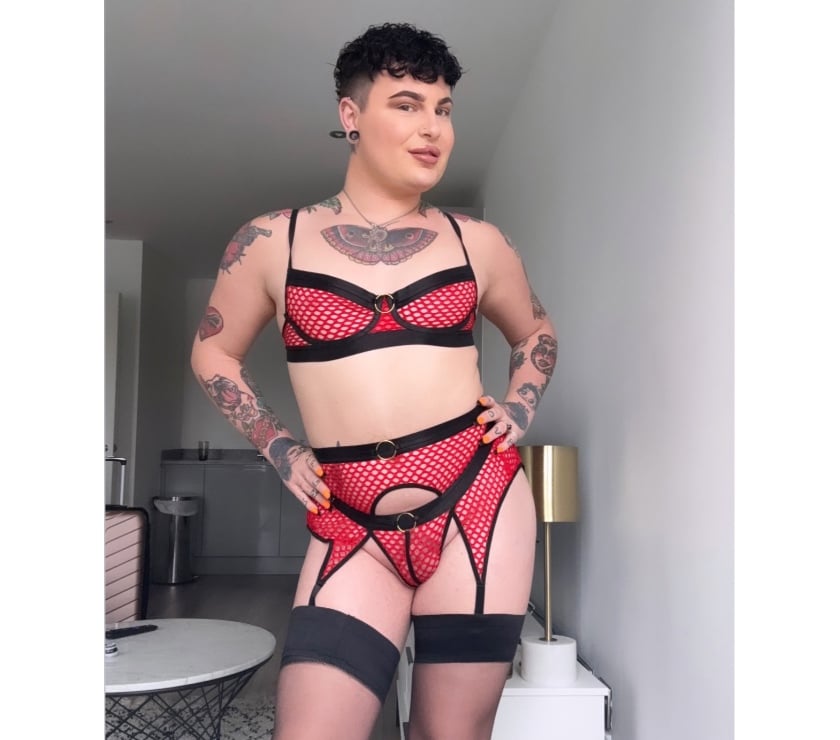 LUXURIOUS FEMBOY🇬🇧 BD1 30TH-4TH