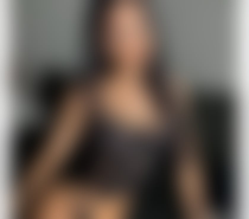 HOT BRUNETTE FOR OUTCALL 🖤