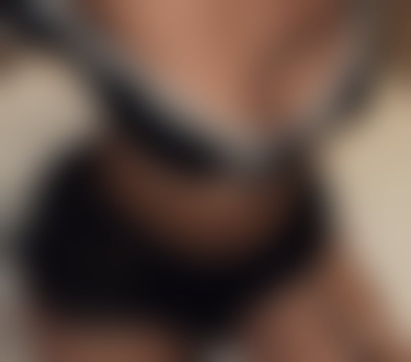 Hi my name is Yasmina , available 24 24