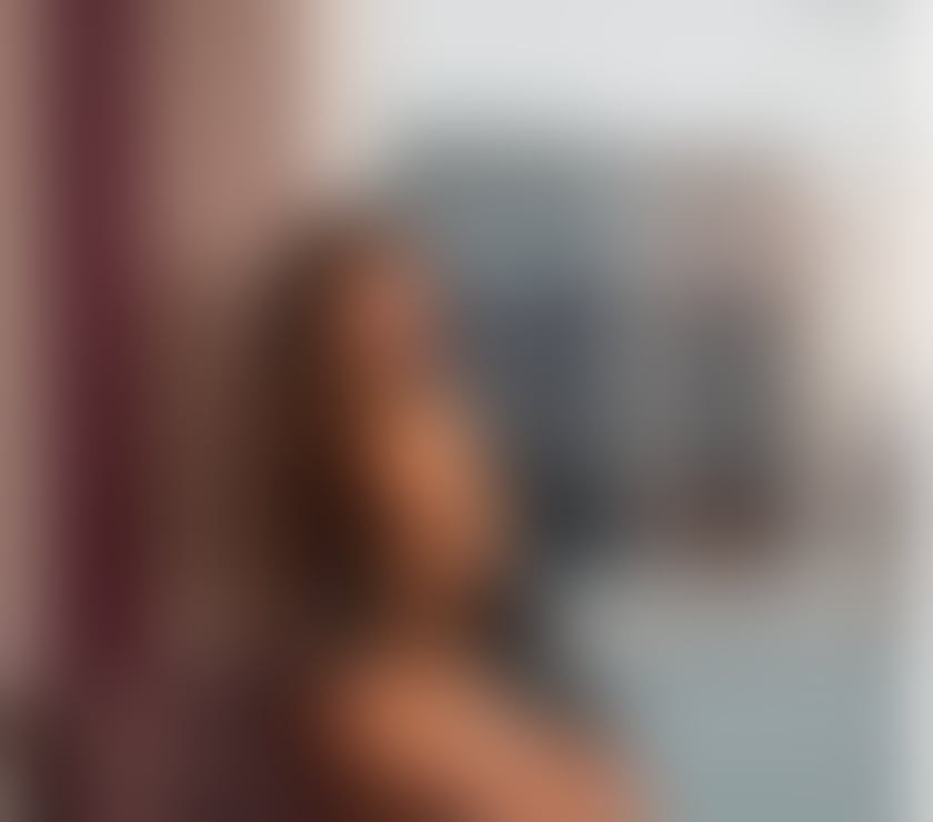 Trans Beckenham Junction (Tramlink) Station Bromley - images_alt_text Bella Thays body Gym Big Bum🇧🇷🔥