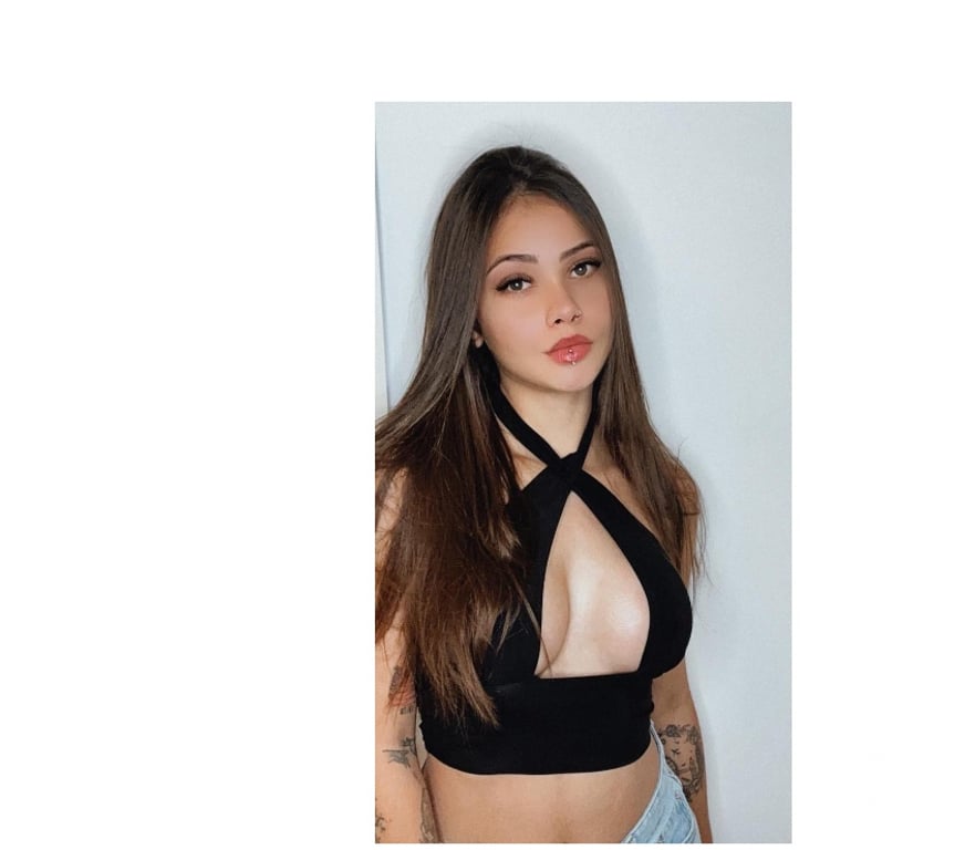 Escorts Hertfordshire Welwyn Hatfield - Photos for JHENNY YOUNG BRAZIL PARTY🎊🥂🍾🎉🇧🇷