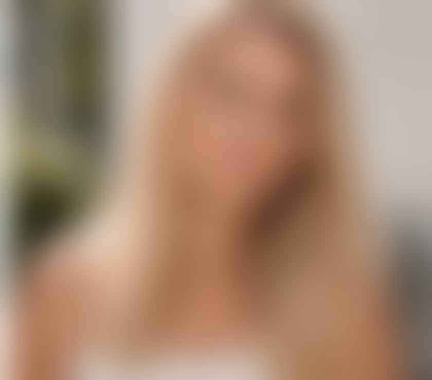 Escorts and Massages London Bridge Station Central London - Photos for High Class MILF ( Naughty Gentleman only )
