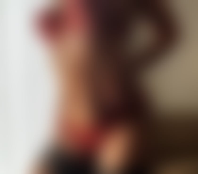 ENGLISH MILF WITH THE HOTTEST ASS. LOTS OF FUN