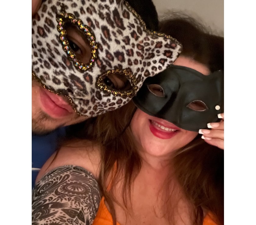 Adult Entertainment Piccadilly Manchester - Photos for Couple Online Entertainment & Conversation – Video Call