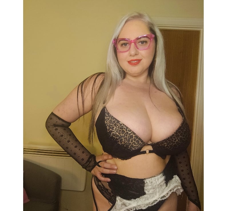 REAL BUSTY BLONDE 5 MINUTE WALK FROM NEW ST OWO✅CIM👍