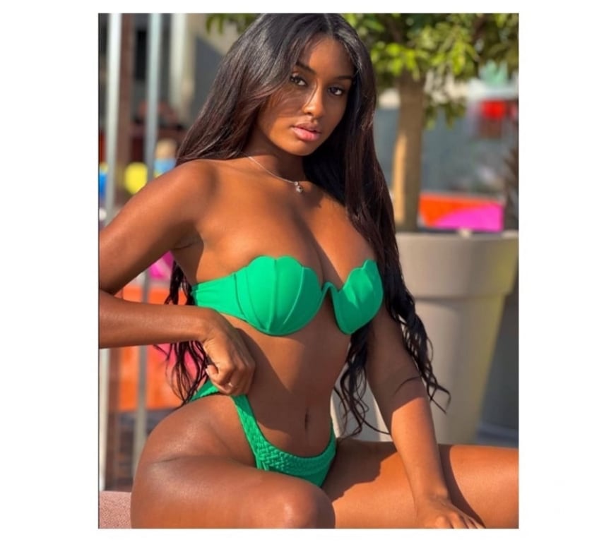 Escorts Slough Colnbrook - Sutton - Photos for HOT CHOCOLATE AVAILABLE 😋🥳PARTY