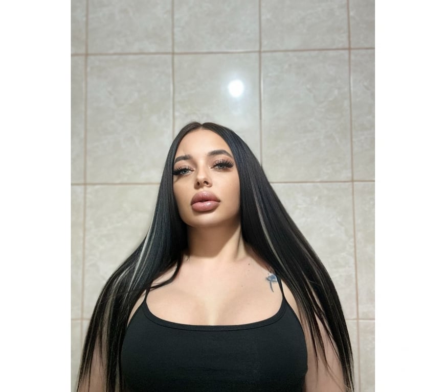 Escorts Hampshire Basingstoke and Deane - Photos for I'm very hot Latina x Valentina x with a naughty body