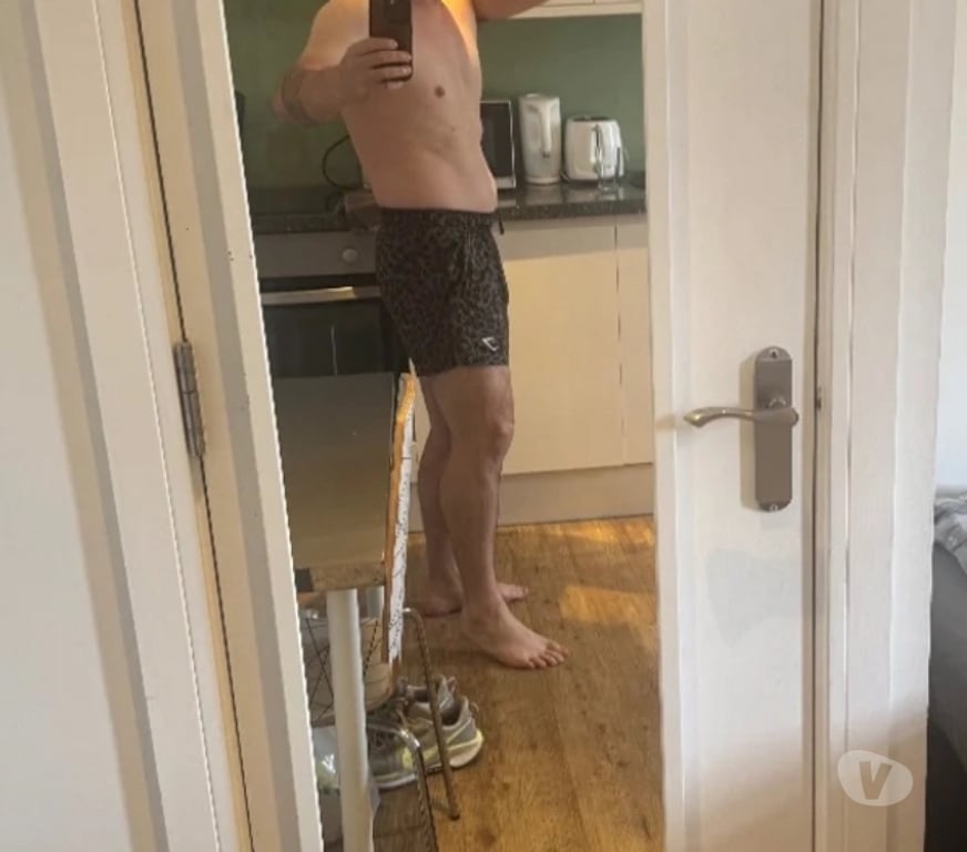  Gay massage Hampshire Eastleigh - Photos for James here for fun in your area