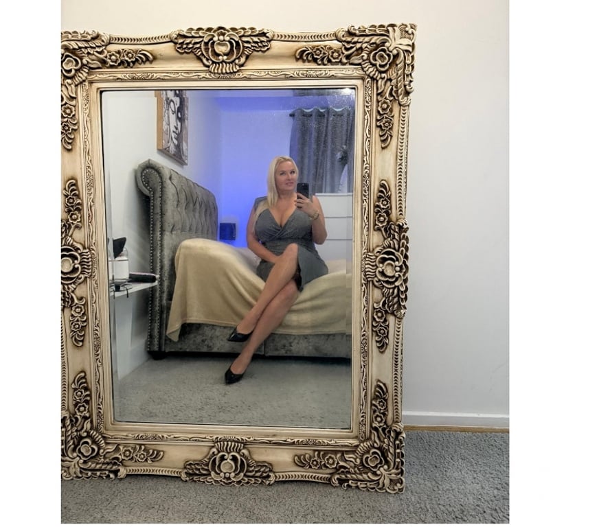 Escorts Surrey Spelthorne - Photos for Polish Pie Pandora Mature Well Experienced New figure!!!