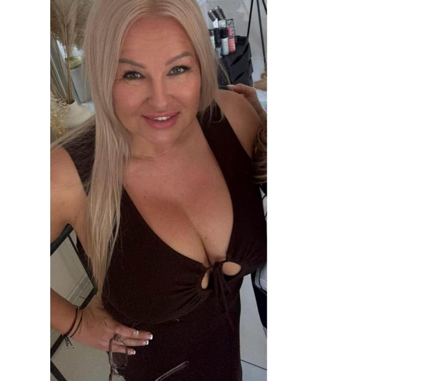 Escorts Surrey Spelthorne - Photos for Polish Pie Pandora Mature Well Experienced New figure!!!