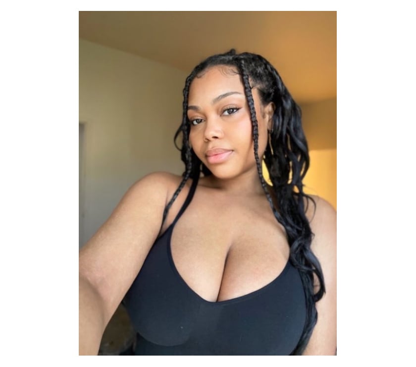 JULIA 🍑 NEW PARTY GIRL IN TOWN 🍾