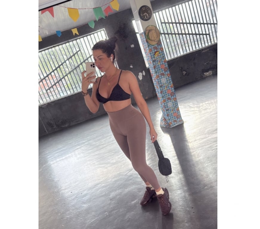 Trans Escorts West Northamptonshire Northampton - West Northamptonshire - Photos for Grazyellen 🇧🇷 Top 🍆 Bottom 🍑