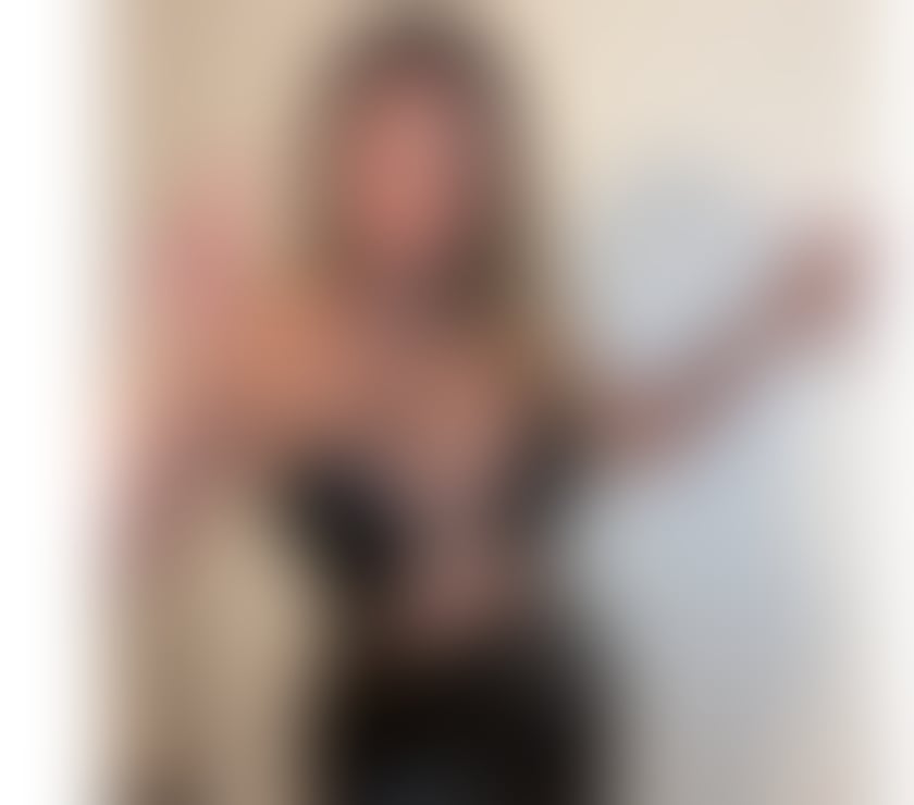 Escorts Surrey Woking - Photos for New in town TRANS I bet you have never met anyone slut as me