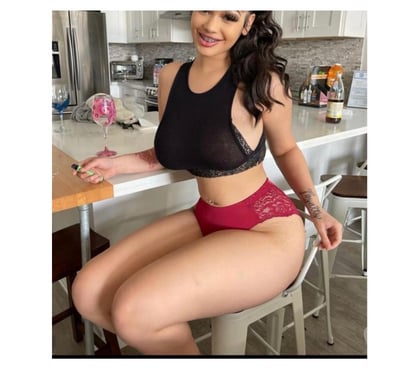 Escorts Whitechapel Station East London - Photos for SEXY CURLY GIRL🥵🥵FREE NOW!!!