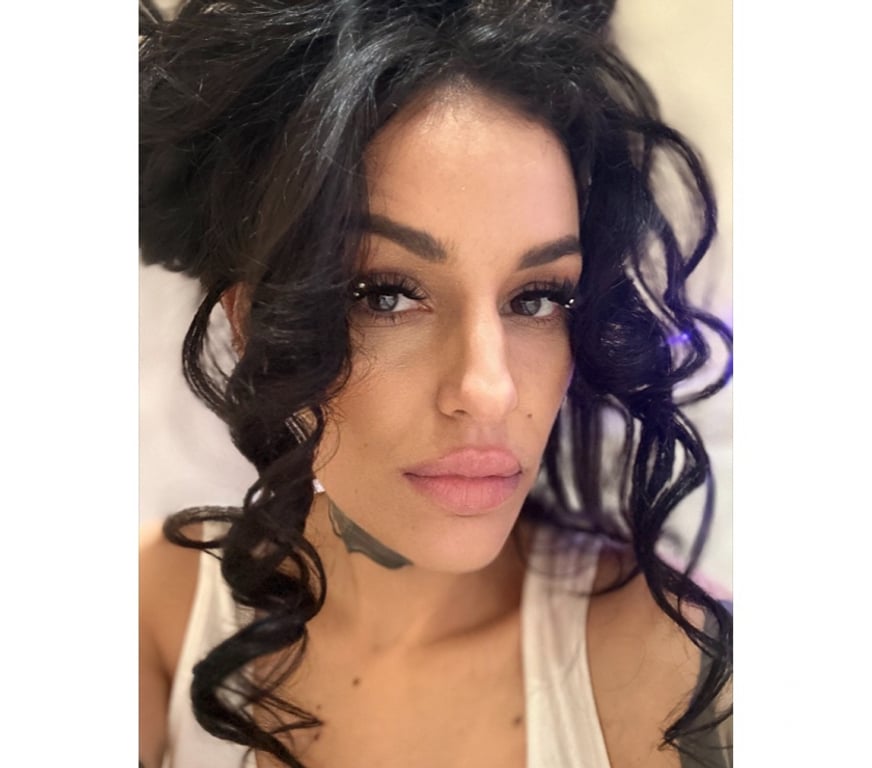 Escorts Bedfordshire Luton - Photos for Hi 👋 everyone Dee is back in town