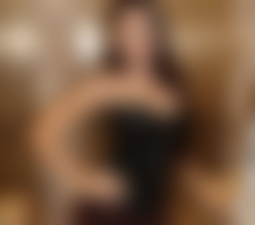 Stop here New girl party party im New Mia