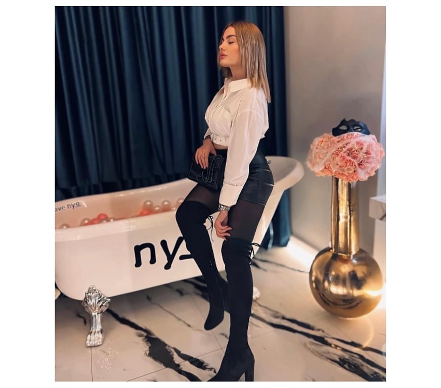 Escorts Essex Basildon - Photos for vanessa hot girls now in town