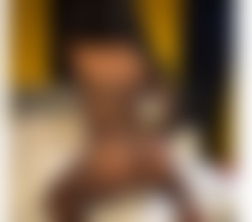 Trans Escorts West London Shepherd`s Bush - West London - Photos for Shakira Brazil brunette 21 cm big performs massage available