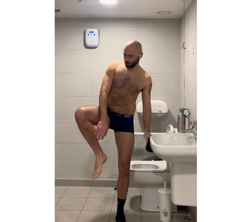  Gay massage North London Stoke Newington - North London - Photos for Hairy Brazilian escort available