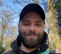 Hairy Brazilian escort available