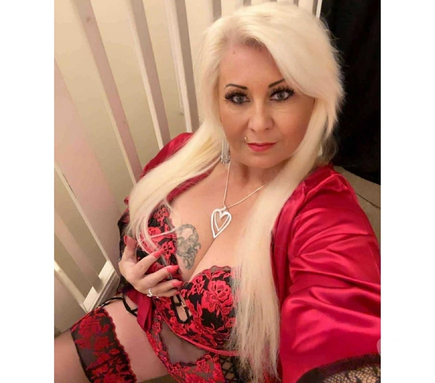 Escorts East London Havering - Photos for Hot Amanda Milf Big natural boob's gfe RELAX MASSAGE