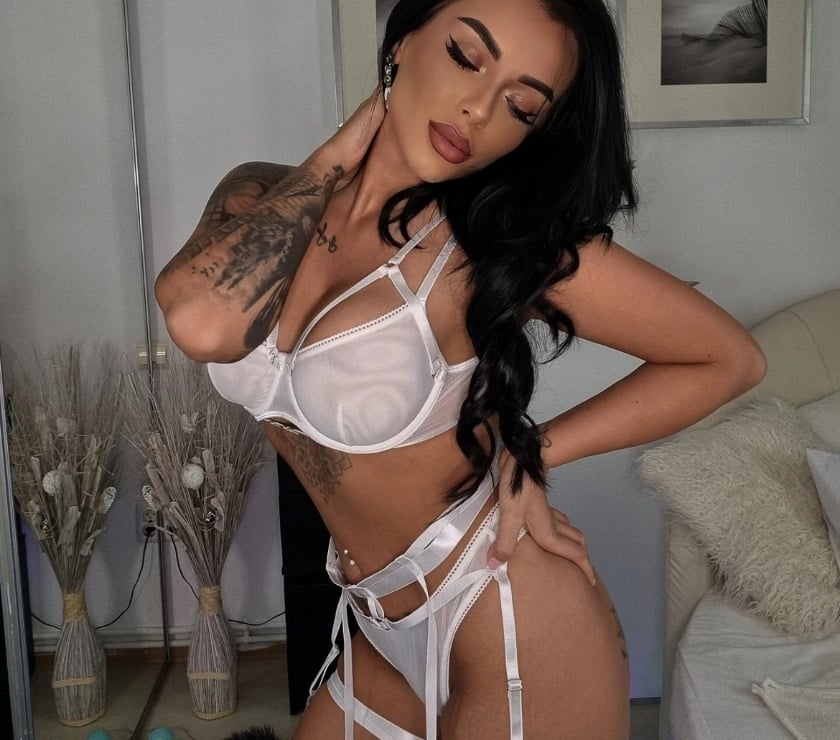 Photos for ❤️🔥New in town Outcall🥂party girl❤️🔥