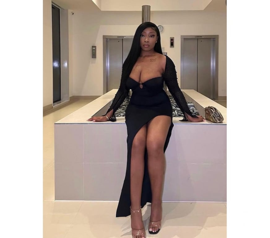 Escorts Greater Manchester Manchester - Photos for Pweeety Stallion QUEENIE can you Climb this Tree?