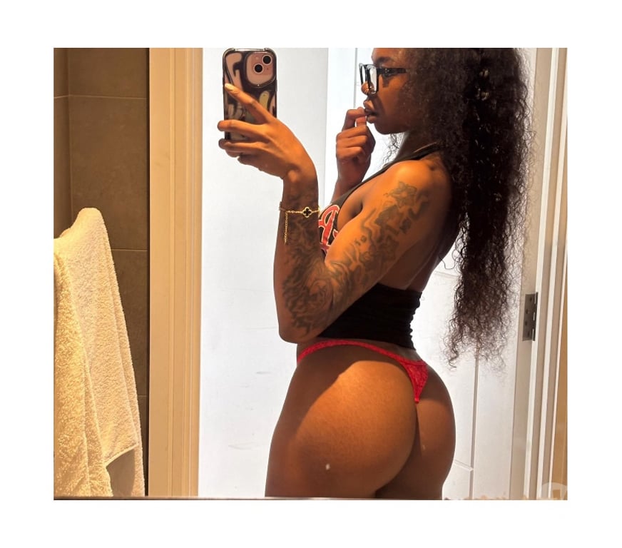 Escorts South Yorkshire Sheffield - Photos for Queen Dior Dior can you handle slim thick?
