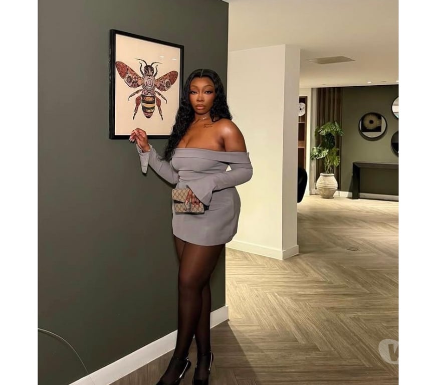 Escorts Greater Manchester Manchester - Photos for Pweeety Stallion QUEENIE can you Climb this Tree?