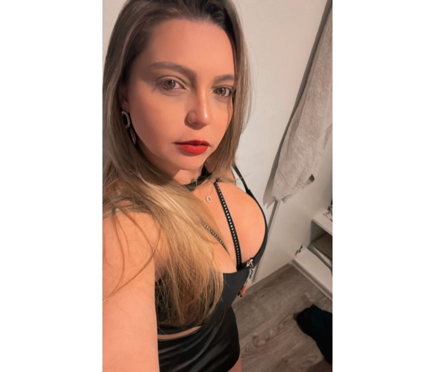 Escorts North Yorkshire Middlesbrough - Photos for Sol, hot and sexy